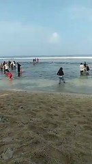 Liburan ke pantai