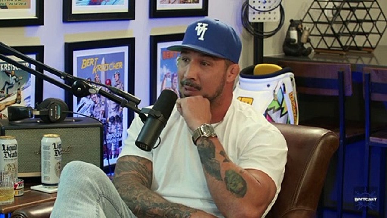 Brendan Schaub invents story how he hooked up Joe Rogan with a car
