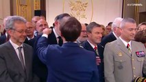 Ohne viel Prunk: Macron (44) zum zweiten Mal ins Amt eingeführt