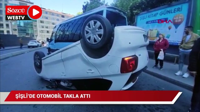 Takla atan otomobil, durakta bekleyen minibüse çarptı!