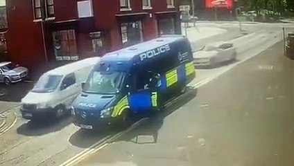 Preston Police give Middlesbrough fans a lift to the pub