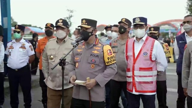 Tinjau Arus Balik di Bakauheni Lampung, Kapolri Minta Masyarakat Manfaatkan WFH dan Libur Sekolah