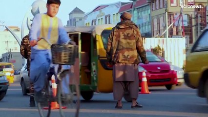 Zum "Schutz der Frauen": Taliban ordnen Vollverschleierung an