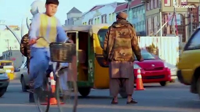 Талибы* обязали женщин носить паранджу