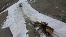 BİTLİS -Kardan kapanan Nemrut Krater Gölü'nün yolu açılıyor