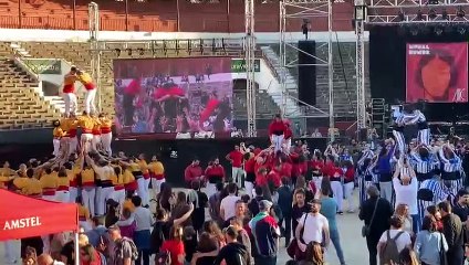 Les muixerangues s’enfilen al cel a la plaça de bous de Castelló