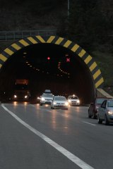 Anadolu Otoyolu'nda tatilcilerin dönüşü ile yoğunluk yaşanıyor