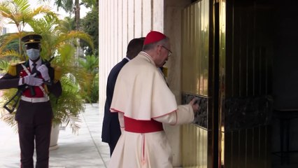 Le président Alassane Ouattara échange avec le Cardinal Pietro Parolin