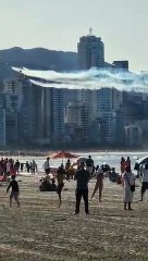 Esquadrilha da fumaça em Balneário Camboriú