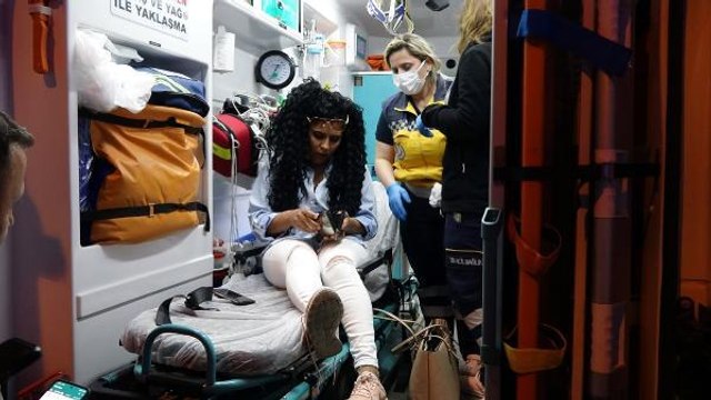 UZAKLAŞTIRMASI OLAN KOCA, BOŞANMA AŞAMASINDAKİ EŞİNİ BIÇAKLA YARALADI