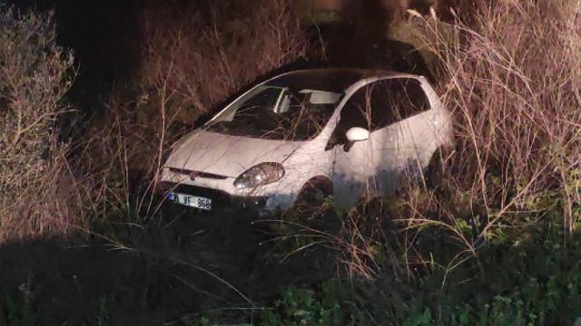 ÇALINTI OTOMOBİL, 60 KİLOMETRELİK KOVALAMACANIN ARDINDAN TERK EDİLMİŞ HALDE BULUNDU