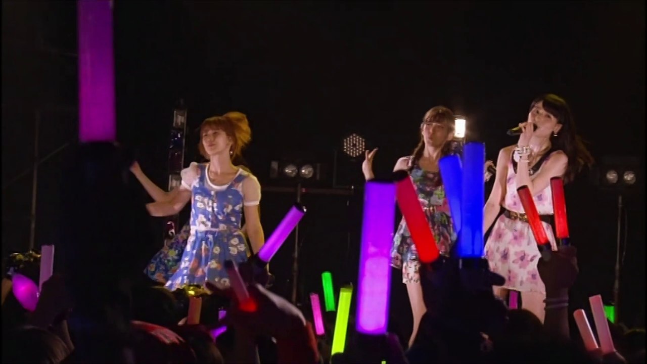 ℃-ute『次の角を曲がれ』（ナルチカ2015）