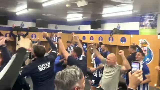 Locura en Oporto para celebrar el título de Liga