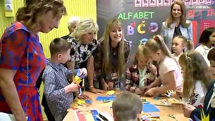 Jill Biden besucht Flüchtlinge in Rumänien: "Mütter tun alles für ihre Kinder"