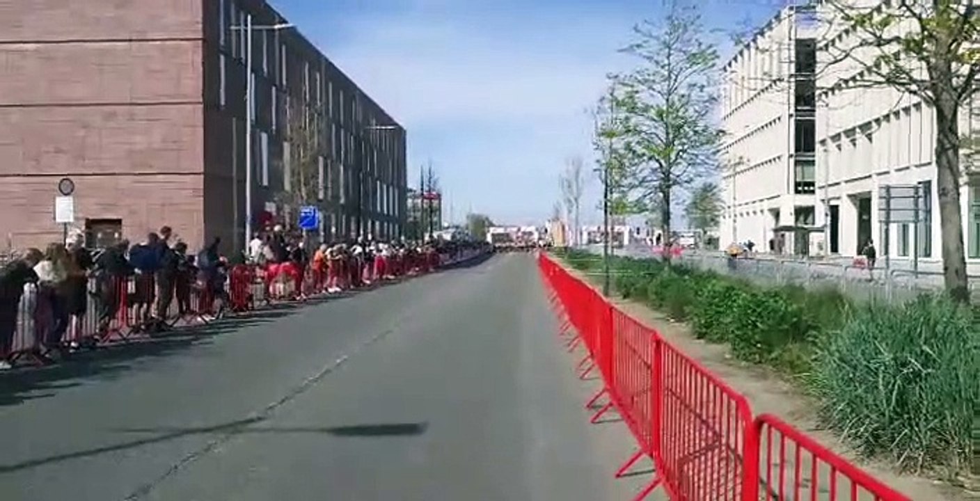 Runners set of on Sunderland 10k and half marathon