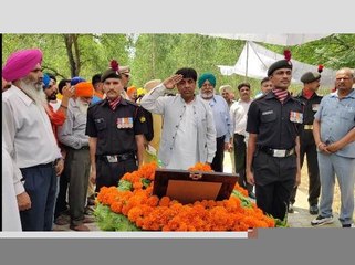 ਅਰੁਣਾਚਲ ਪ੍ਰਦੇਸ਼ 'ਚ ਸ਼ਹੀਦ ਹੋਏ ਸੂਬੇਦਾਰ ਹਰਦੀਪ ਸਿੰਘ ਦਾ ਸਰਕਾਰੀ ਸਨਮਾਨਾਂ ਨਾਲ ਸੰਸਕਾਰ