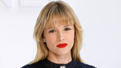 VOICI : Angèle : sa drôle de réaction après une boulette commise en plein concert