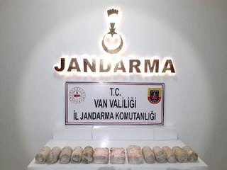 VAN'DA DERE YATAĞINDA 9 KİLO UYUŞTURUCU ELE GEÇİRİLDİ