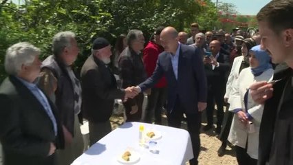 İçişleri Bakanı Soylu, şehit Teğmen Bahadır'ın Yalova'daki ailesini ziyaret etti