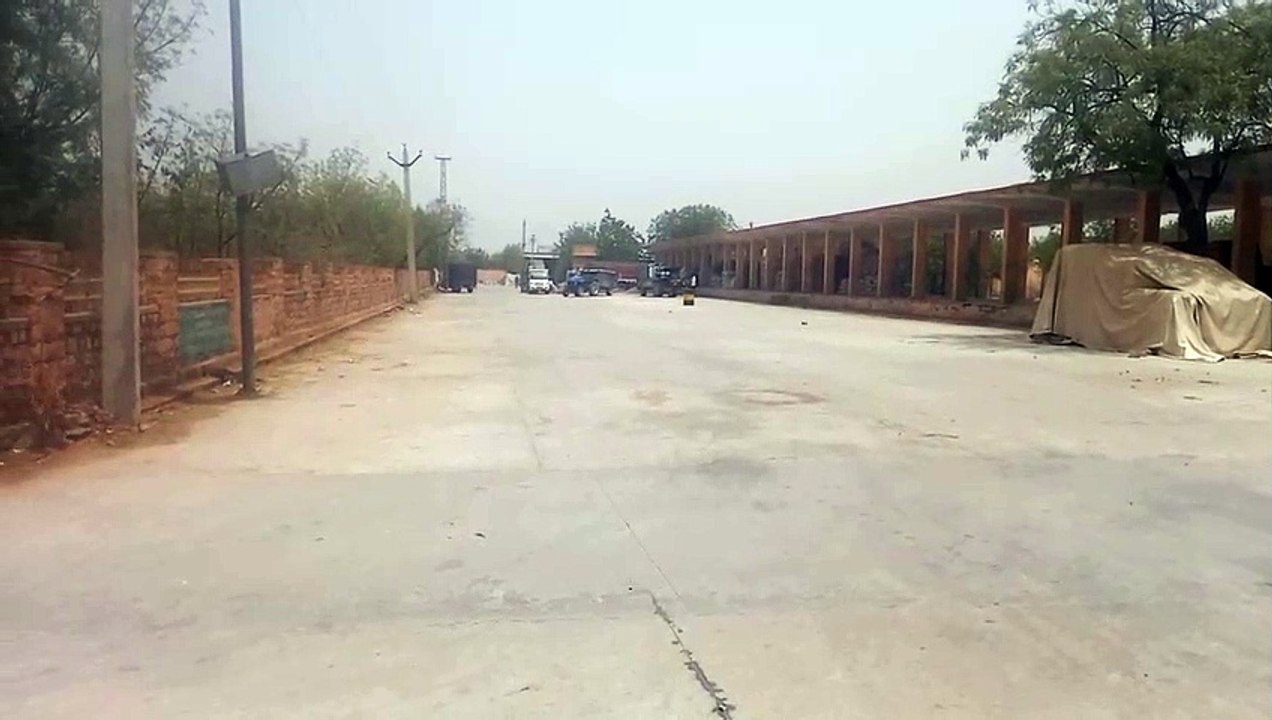 In this city, the fire kept raining from the sky, everyone kept getting scorched.