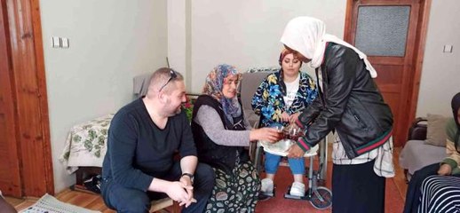 Annelerinden 8 bin kilometre ötede Anneler Günü'nü kutladılar