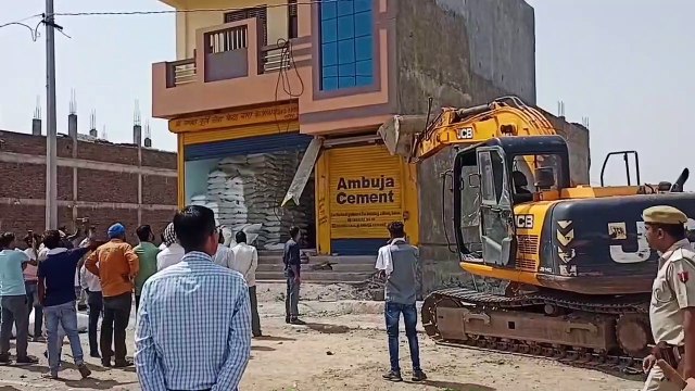 VIDEO बारां में अवैध अतिक्रमण पर चला बुल्डोजर