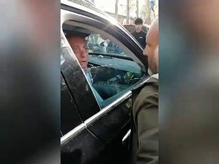 Beşiktaş Başkanı Çebi'den taraftara Trabzonspor tepkisi: Ali Koç'un gazına mı geliyorsun, yürü git!