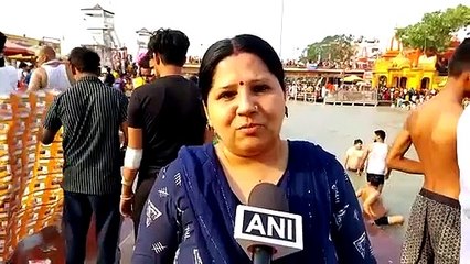 Devotees take holy dip in Ganges