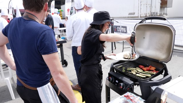 «Ne piquez pas les saucisses» : quand les rois du barbecue s’affrontent à la Foire de Paris