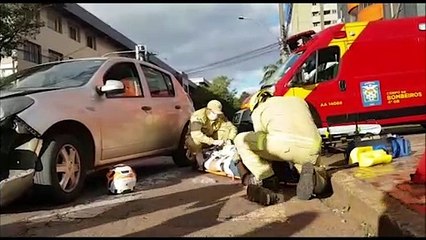Motociclista fica ferido em colisão de forte impacto na JK com a Presidente Kennedy