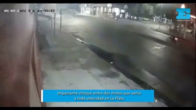 Impactante choque entre dos motos que venía a toda velocidad en La Plata