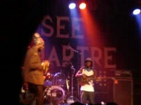 Jah Mason à l'Elysée Montmartre MI CHALWA (live)