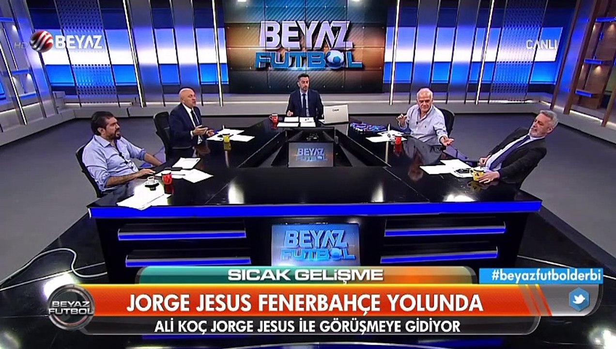 Ahmet Çakar canlı yayında sinek yedi!