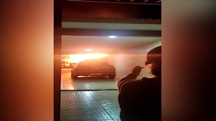 Internautas registram casa tomada em chamas no Bairro Brasmadeira