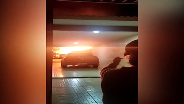 Internautas registram casa tomada em chamas no Bairro Brasmadeira