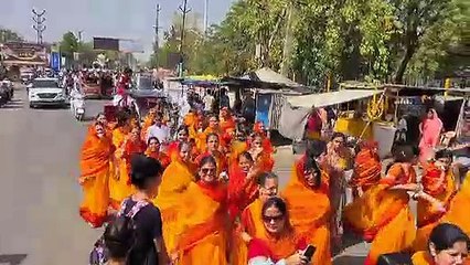 The body of Sadhvi Gunamala merges into the five elements.