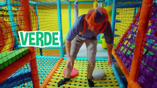 Blippi visita un lugar de juegos (Whiz Kids Playland) | Explora con Blippi | Vídeos para niños