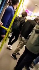Metroda sigara içme kavgası