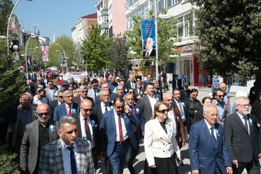 Hayırsever iş insanı İzzet Baysal Bolu'da şükran günleri ile anılıyor