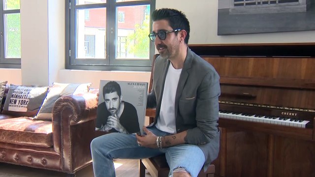 Álex Ubago celebra 20 años de carrera con '#ÁlexUbago20años'