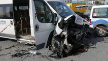 Esenyurt’ta servis minibüsü kaza yaptı; 7 yaralı