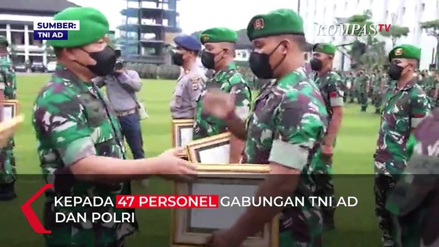 KSAD Dudung Beri Penghargaan Tim Penangkap Wabin Tabuni Kelompok Separatis Teroris Papua