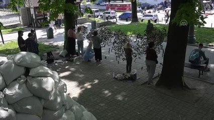 Son dakika haberleri: Gönüllülerden Ukrayna ordusu için askeri kamuflaj ağları