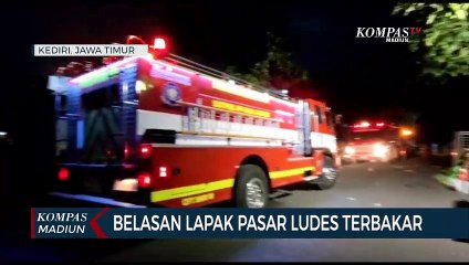 Belasan Lapak Pasar Ludes Terbaka