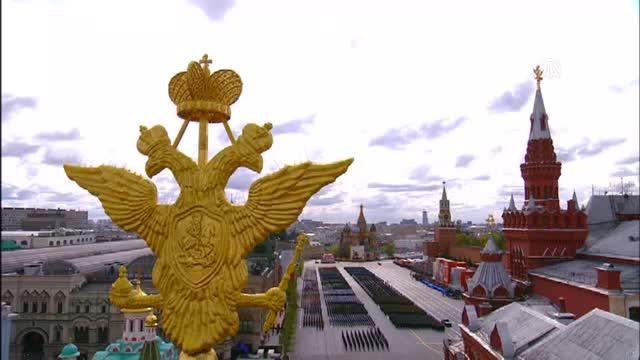 Son dakika haber... Putin, 9 Mayıs Zafer Bayramı askeri geçit töreninde konuştu