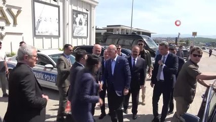 İçişleri Bakanı Süleyman Soylu, eski vekil Bennur Karburun'un nişan kurdelesini kesti