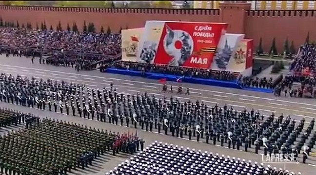 Guerra Ucraina, Putin: Dalla Nato minaccia ai nostri confini . La parata nel Giorno della Vittoria