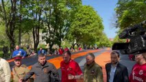 9-Mai: des Russes déploient un immense ruban de Saint-Georges à Marioupol