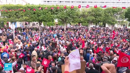 المئات يتظاهرون في تونس دعما للرئيس سعيد وقراراته