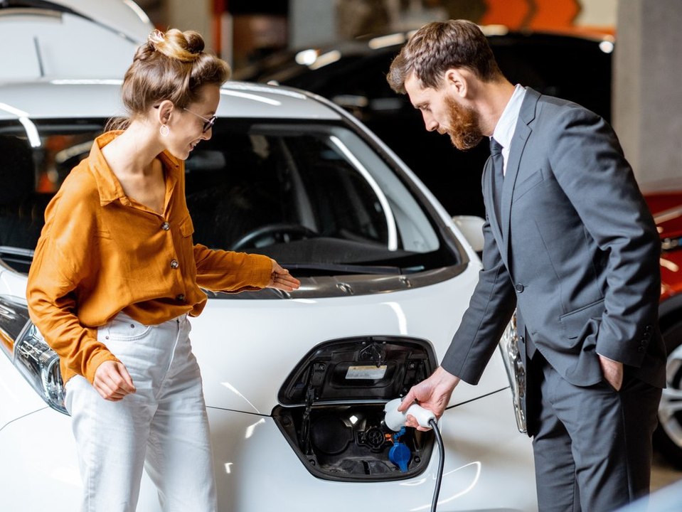 Über 10.000 Euro: Verkehrsminister plant höhere Prämien für E-Autos